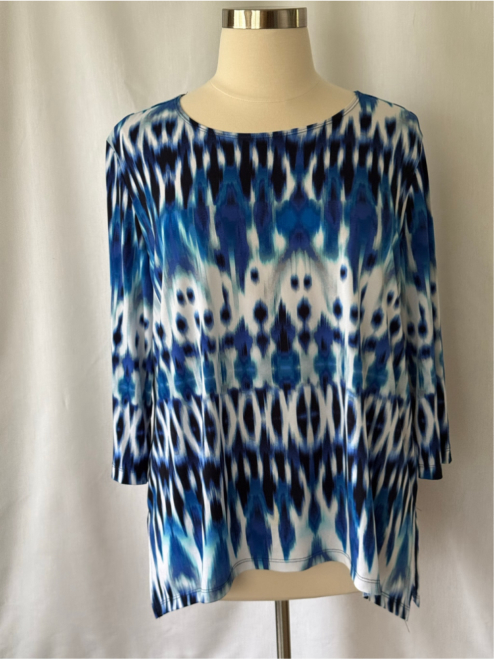Chico's Travelers Blue & White Ikat Print Top, Size 18-20 (Chico’s 4)